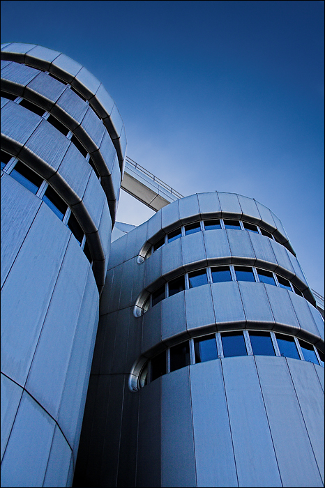 ICCFC3.jpg - Charakteristische Treppenhäuser des ICC-Berlin.