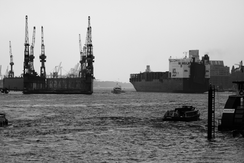 IMG_9295.jpg - Docks und Schiffe.