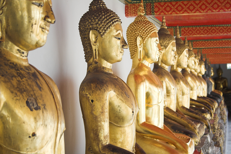 thai15.jpg - Große und kleine Buddhas überall.
