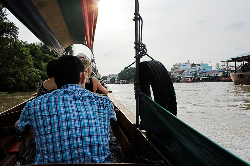 thai33.jpg - Longtailboat-Fahrt auf dem Maenam Chao Phraya in Ayutthaya.