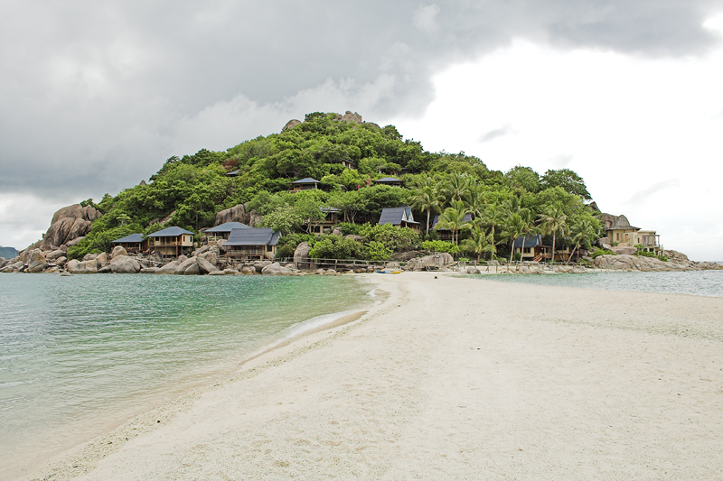 thai45.jpg - Die Doppelinsel Koh Nangyuan bevor die Flut der Tagestouristen kommt.